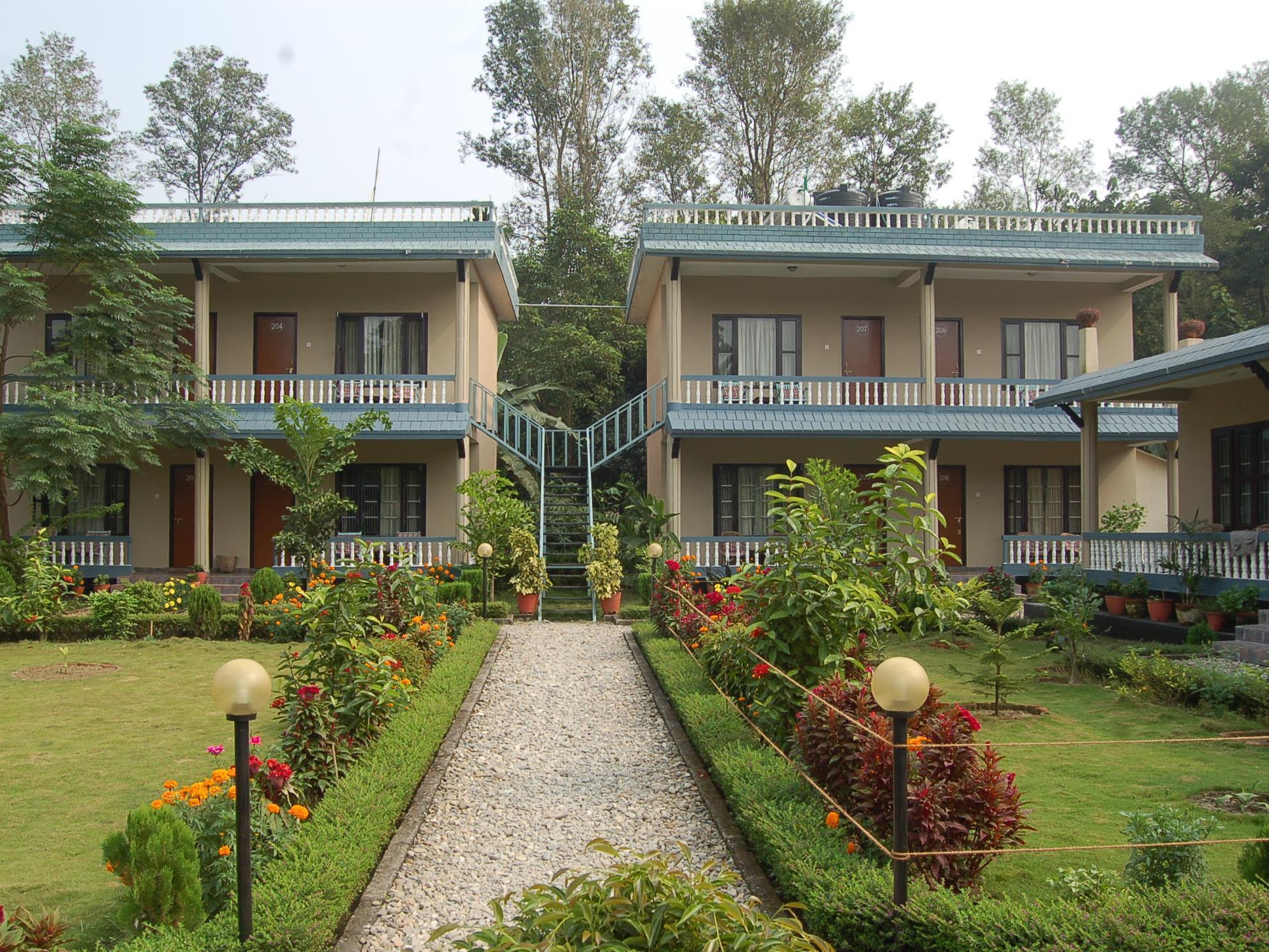 Chitwan Village Resort Sauraha Extérieur photo